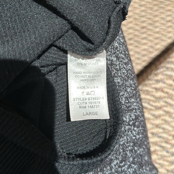 Black ribbed crop top off the shoulder - Picture 4 of 4